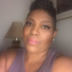 Meet your Posher, Regina